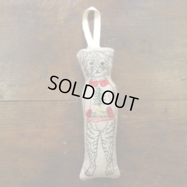 画像2: CORAL & TUSK ぬいぐるみのオーナメント／クリスマス・キャット (2)