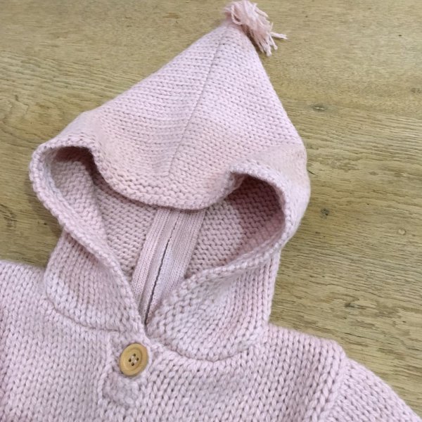 画像2: BONTON BEBE ニット・フーディープルオーバー／039 GUIMAUVE (18ヶ月のみ) (2)