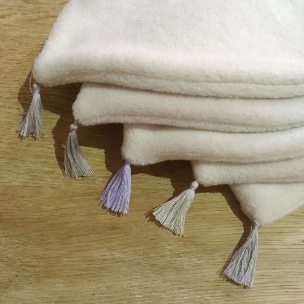 タッセルのカラーはお選び頂けません