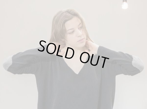 画像2: 40_196 PATCHED V NECK JP -BLACK-(S/S~Mのみ) (2)