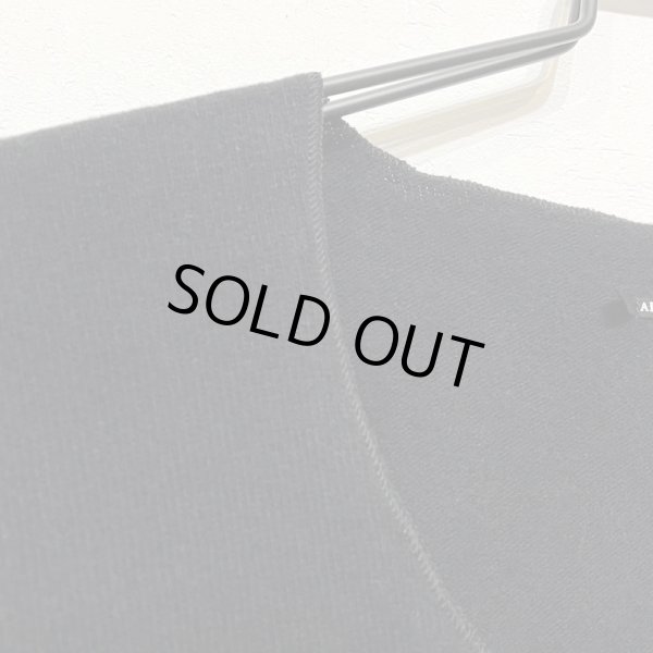 画像6: 40_196 PATCHED V NECK JP -BLACK-(S/S~Mのみ) (6)