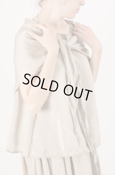 販売商品とはカラーが異なります。スタイリングの参考に